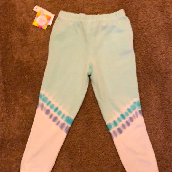 Little girls matching sweatsuit, top size medium, pants size small, never worn - Picture 3 of 6